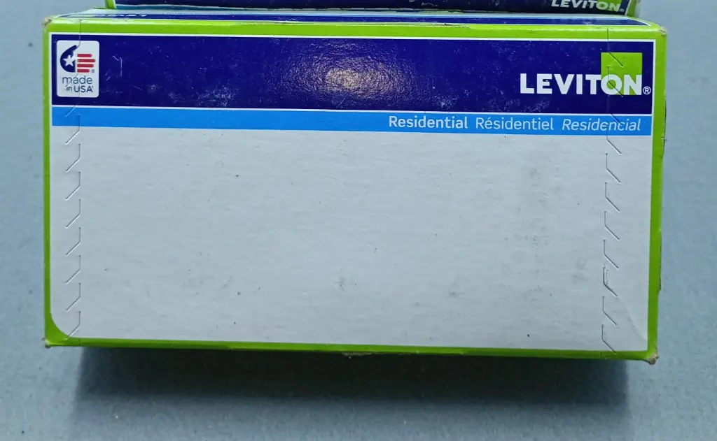 Leviton Caja 10 Tomas de corrientes