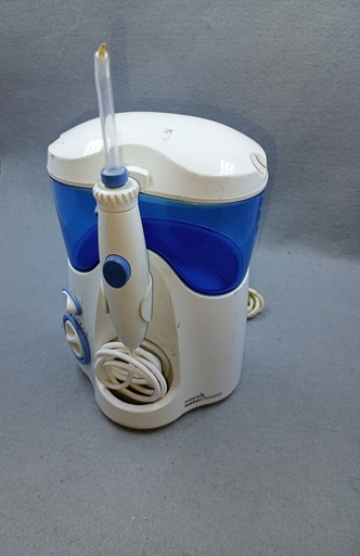 [0025U003] Irrigador dental 